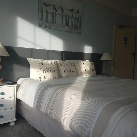 Wyvern House 3*