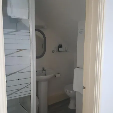 Wyvern House 3*