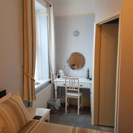 Wyvern House Bed and breakfast
